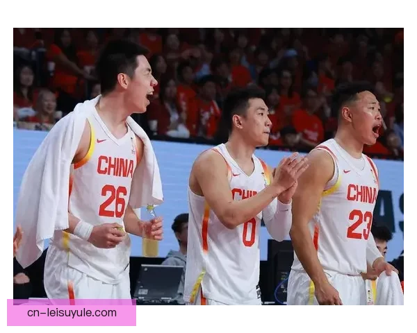 中国男篮三分失准低迷半场两中